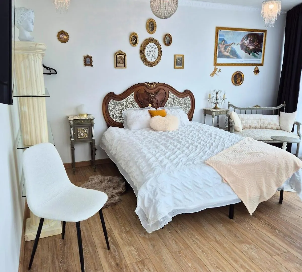 לורדה Celeste Premium Suite Amazing View Train Station דירה